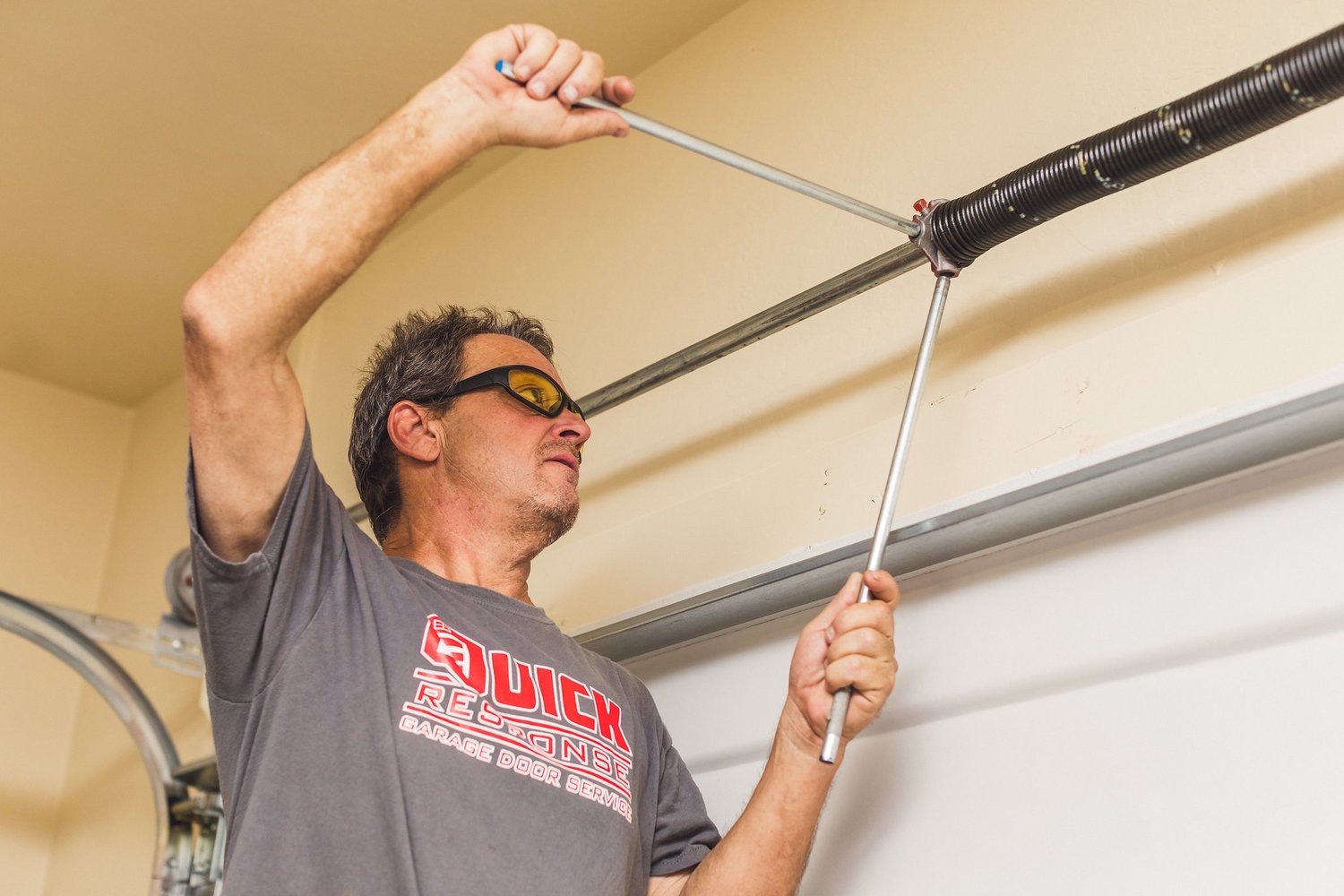The Role of Garage Door Repair Services in Enhancing Your Curb Appeal